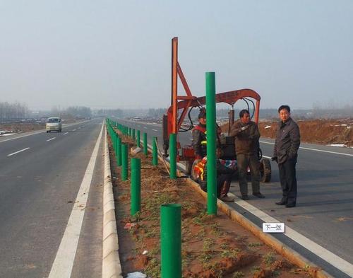 福建波形护栏打桩